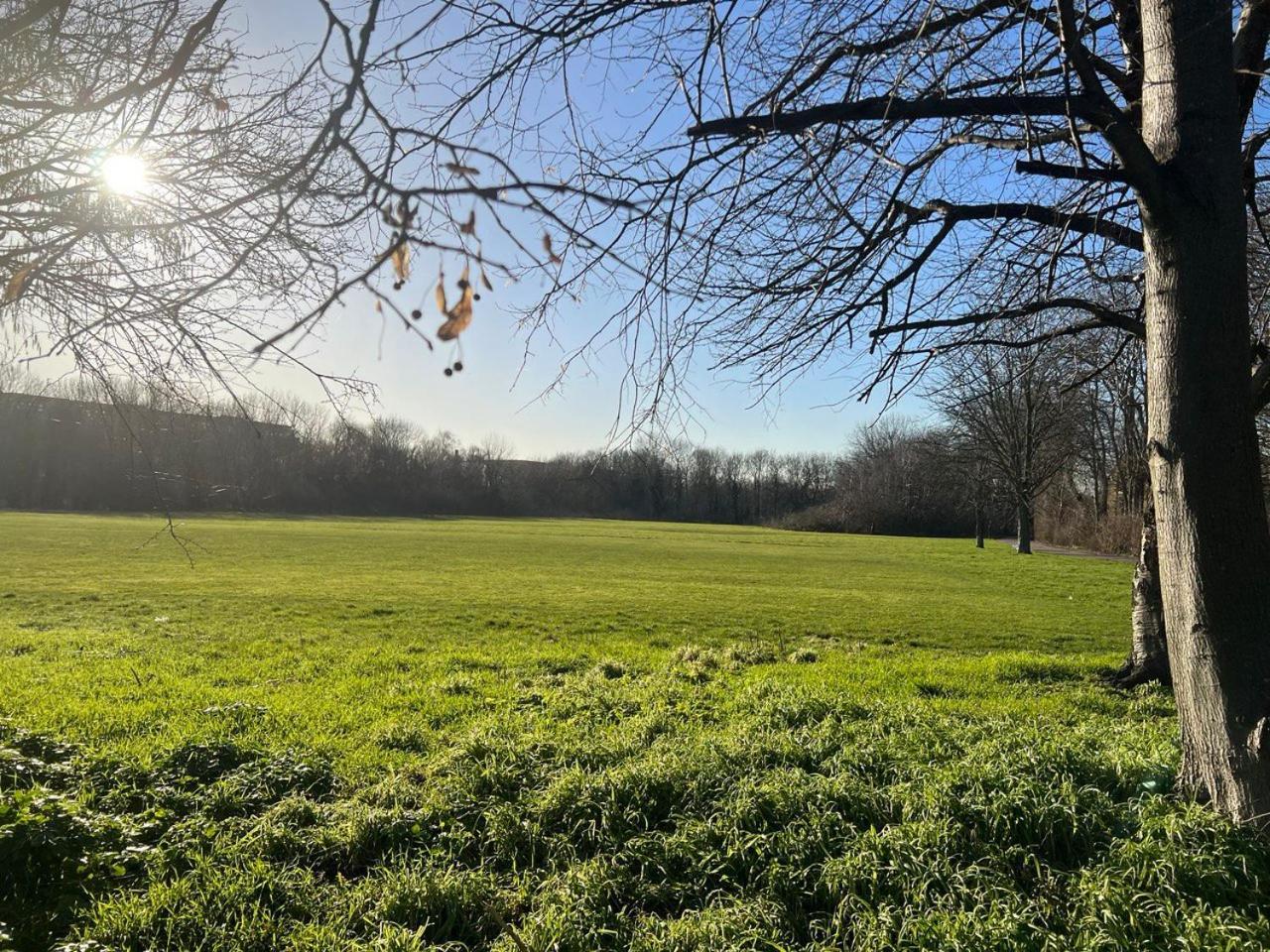 Apartament Lovely 2 Bedroom Flat With Free Parking, Great Transport Links To London, The Excel Centre, Canary Wharf And The O2! Londra
